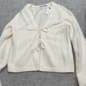 Abercrombie women’s tie front sweater - size small - NWT